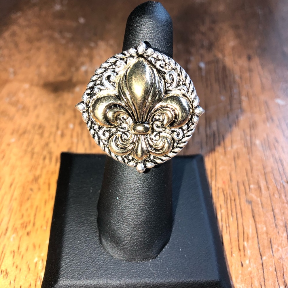 Silver Plaque with Gold Fleur de Lis center Ring - Picture 2 of 10